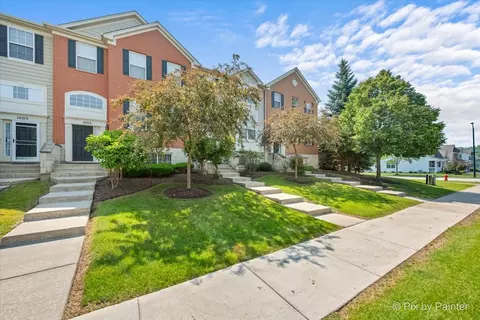 1007 Alberta Rd, Elgin, IL 60124 photo 2