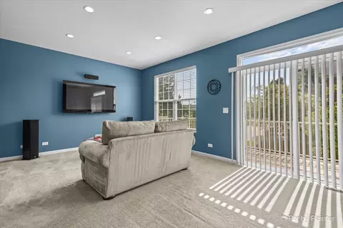 1007 Alberta Rd, Elgin, IL 60124 photo 12