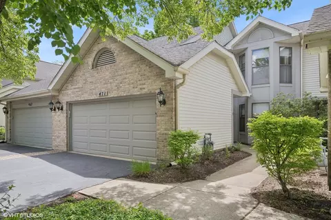 471 W Auburn Woods Ct, Palatine, IL 60067