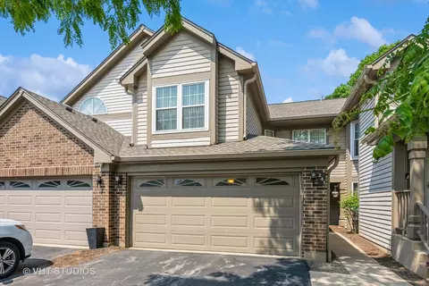 241 Old Oak Ct W, Buffalo Grove, IL 60089