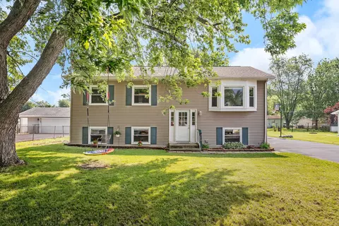 710 Sunset Ln, Shorewood, IL 60404