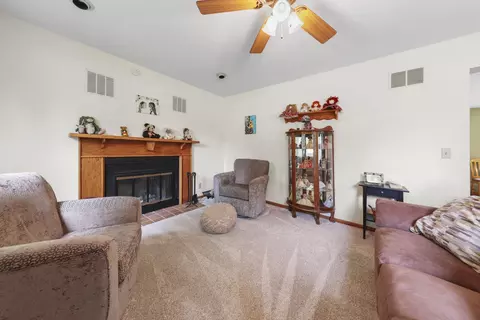 214 Christy St, Seneca, IL 61360 photo 2