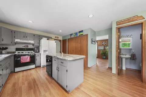 214 Christy St, Seneca, IL 61360 photo 9