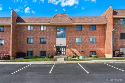210 E Fountainview Ln #2B, Lombard, IL 60148