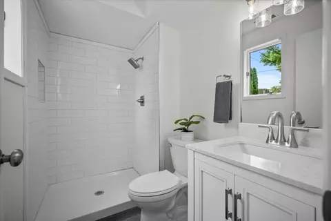 824 Mcgregor St #4, Bloomington, IL 61701 photo 15