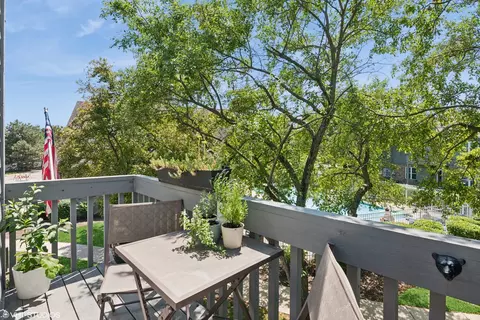 23 Foxcroft Rd #235, Naperville, IL 60565 photo 3