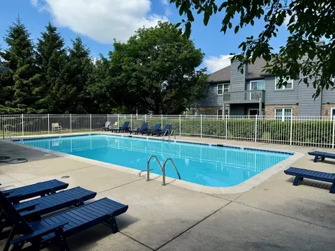 23 Foxcroft Rd #235, Naperville, IL 60565 photo 4