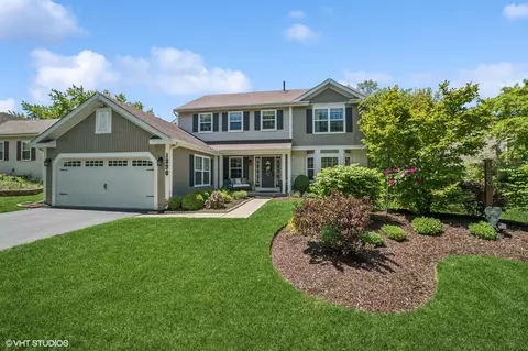 1250 Fernleaf Dr, Crystal Lake, IL 60014