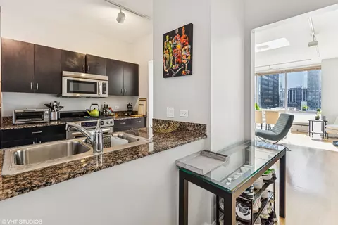Kitchen - 8 E Randolph St #2407, Chicago, IL 60601 photo 2 of 2