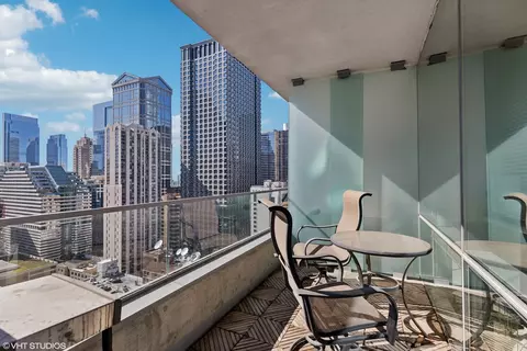 Exterior - 8 E Randolph St #2407, Chicago, IL 60601 photo 1 of 2