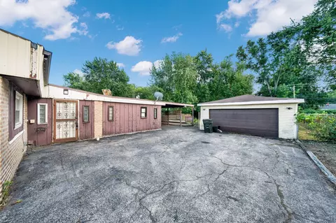 Exterior - 15300 Parkside Dr, Markham, IL 60428 photo 1 of 3