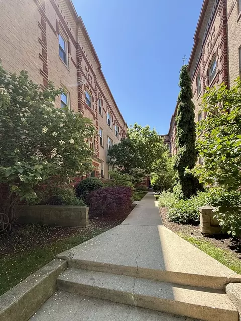 5336 N Winthrop Ave #1E, Chicago, IL 60640 photo 2
