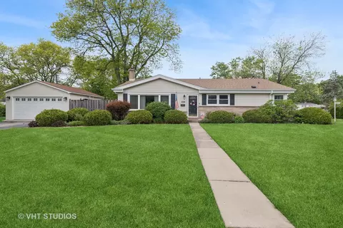 3105 Harrison St, Glenview, IL 60025