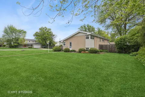 Exterior - 3105 Harrison St, Glenview, IL 60025 photo 4 of 5