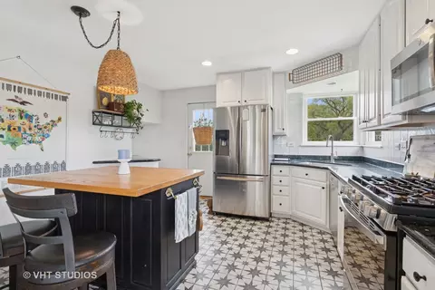Kitchen - 3105 Harrison St, Glenview, IL 60025 photo 1 of 2