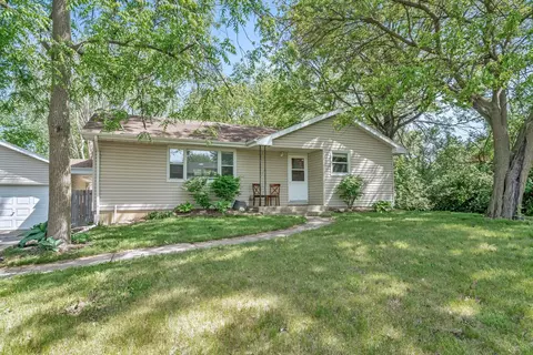 207 Redwood Ave, New Lenox, IL 60451