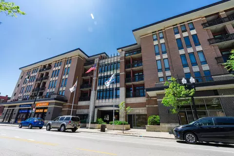 3450 S Halsted St #308, Chicago, IL 60608