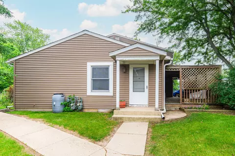 1532 E Stonehenge Dr #-, Sycamore, IL 60178