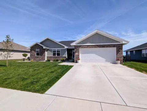 1785 Condor Dr, Manteno, IL 60950