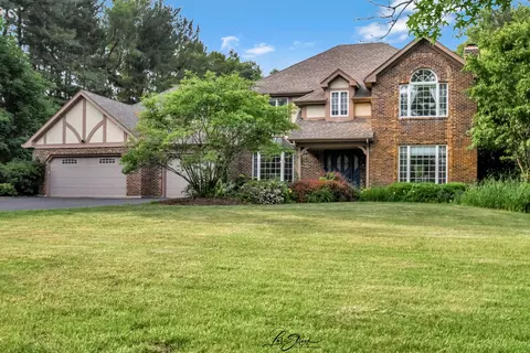 40 W272 Waterford Ln, Saint Charles, IL 60175