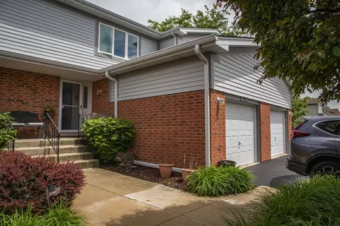 7902 160th St, Tinley Park, IL 60477