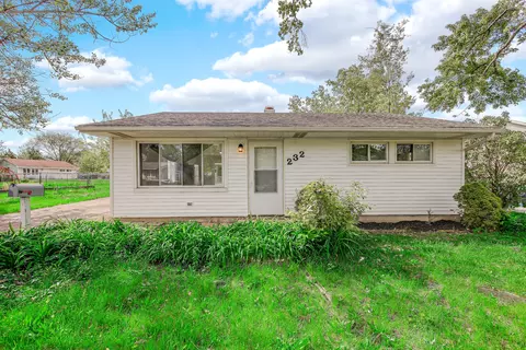 232 Camden Dr, Steger, IL 60475