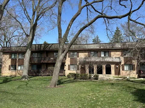 7920 Woodglen Ln #102, Downers Grove, IL 60516
