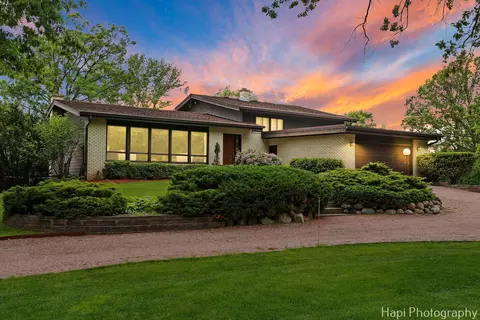 400 Riverwoods Rd, Mettawa, IL 60045