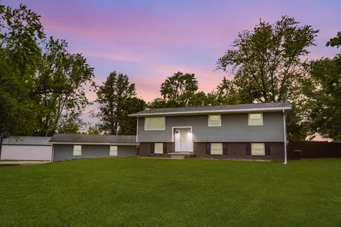 523 W State St, Washburn, IL 61570