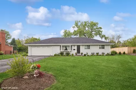 2050 Beechnut Rd, Northbrook, IL 60062