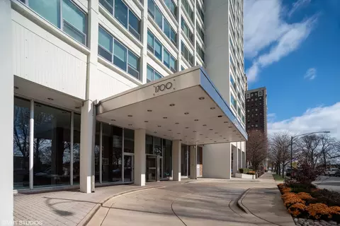 1700 E 56th St #904, Chicago, IL 60637