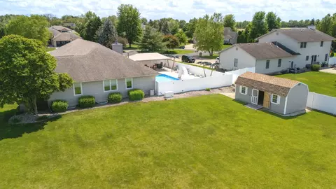 View/Area - 2665 Pine Tree Turn, Kankakee, IL 60901 photo 4 of 7