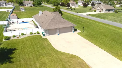 View/Area - 2665 Pine Tree Turn, Kankakee, IL 60901 photo 5 of 7