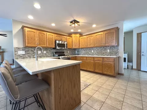 Kitchen - 2665 Pine Tree Turn, Kankakee, IL 60901 photo 2 of 4