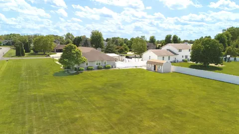 View/Area - 2665 Pine Tree Turn, Kankakee, IL 60901 photo 3 of 7