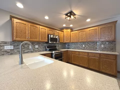 Kitchen - 2665 Pine Tree Turn, Kankakee, IL 60901 photo 4 of 4