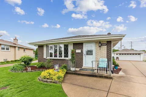 11025 S Kolmar Ave, Oak Lawn, IL 60453