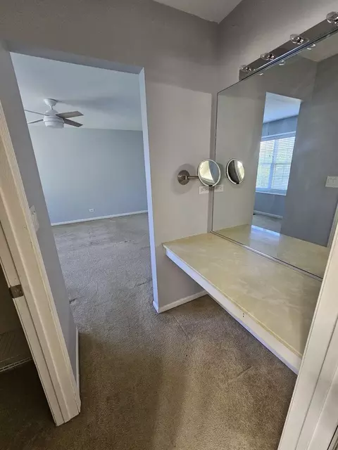 Bath - 3238 Gresham Ln E, Aurora, IL 60504 photo 2 of 2