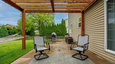 Exterior - 302 Gambel Ct, Normal, IL 61761 photo 6 of 13