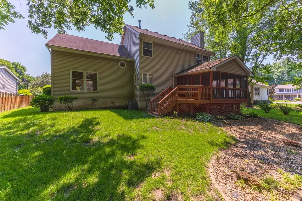  2321 Woodhavens Dr, Bloomington, IL 61701 photo 29