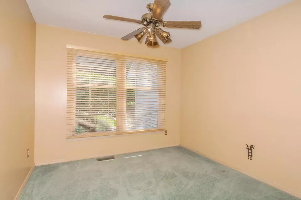  2321 Woodhavens Dr, Bloomington, IL 61701 photo 6