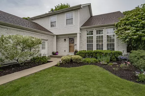 2693 Barrington Dr, Aurora, IL 60503