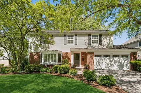 1312 Canterbury Ln, Glenview, IL 60025