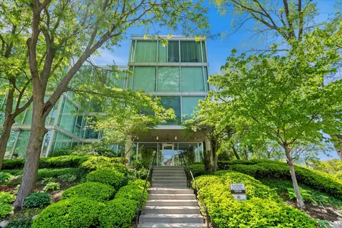 3120 S Indiana Ave #207, Chicago, IL 60616