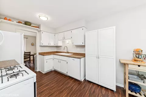 1111 Rhodes Ct, Wheaton, IL 60189 photo 6