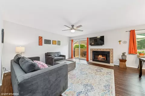 1111 Rhodes Ct, Wheaton, IL 60189 photo 3