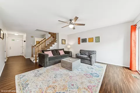 1111 Rhodes Ct, Wheaton, IL 60189 photo 4