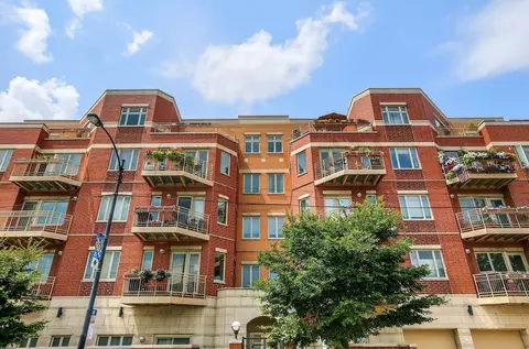 4950 N Western Ave #PH2, Chicago, IL 60625