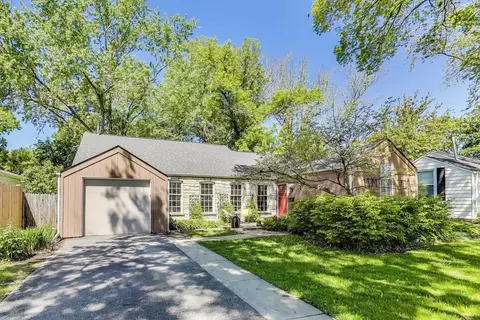 1424 Sycamore Ln, Northbrook, IL 60062