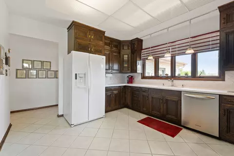 2 Hamilton Ln, Oak Brook, IL 60523 photo 11